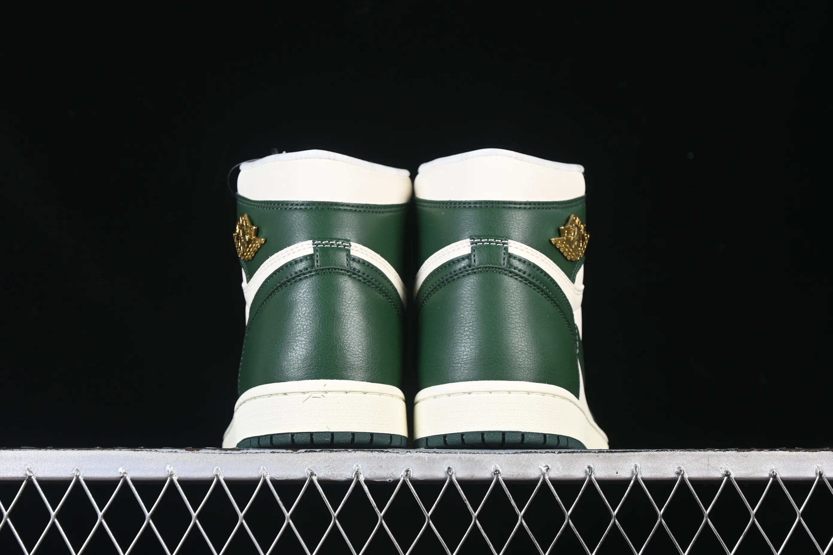 All categories Air Jordan Jordan series basketball shoes Air Jordan 1 High Air Jordan 1 High OG "Fir" AJ1 Joe 1 fir green high-top basketball shoes FD2596-101